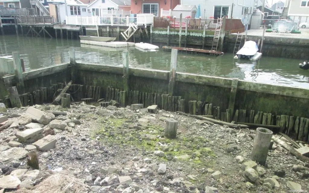 38 W 12th Road Broad Channel NY 11693