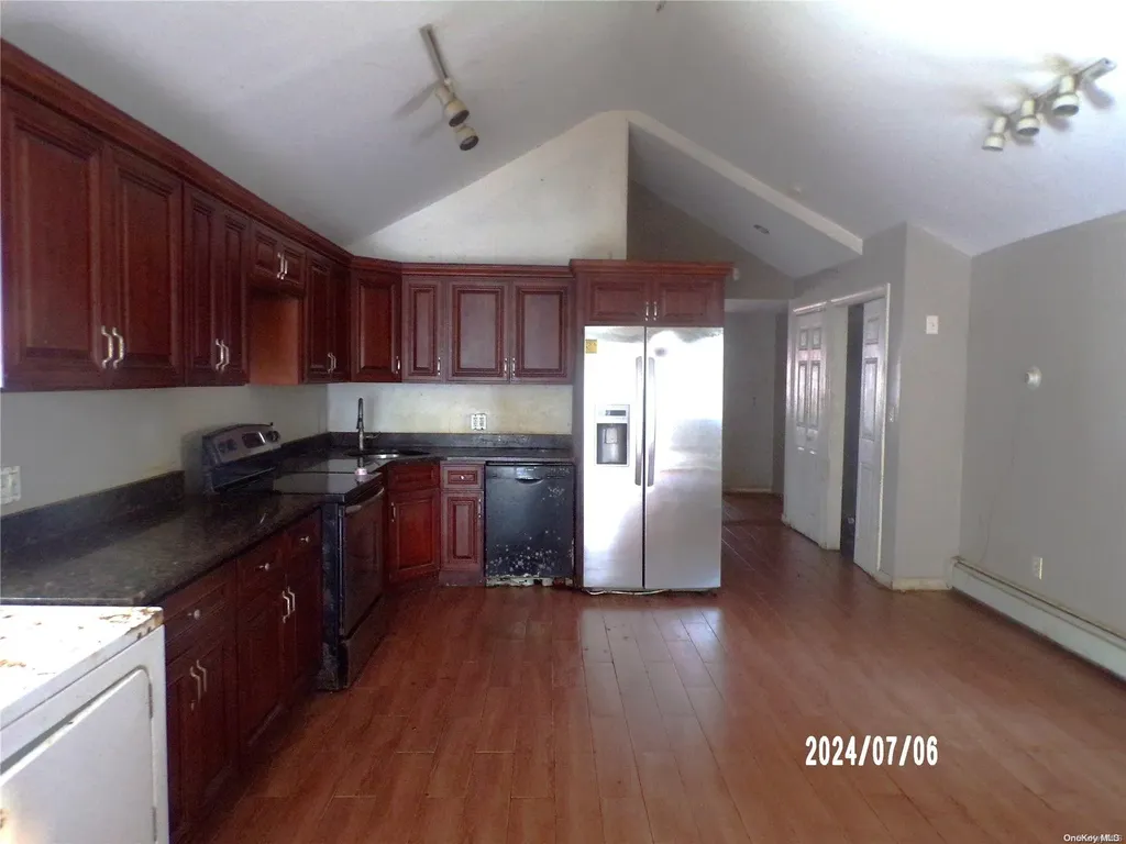 38 W 12th Road Broad Channel NY 11693