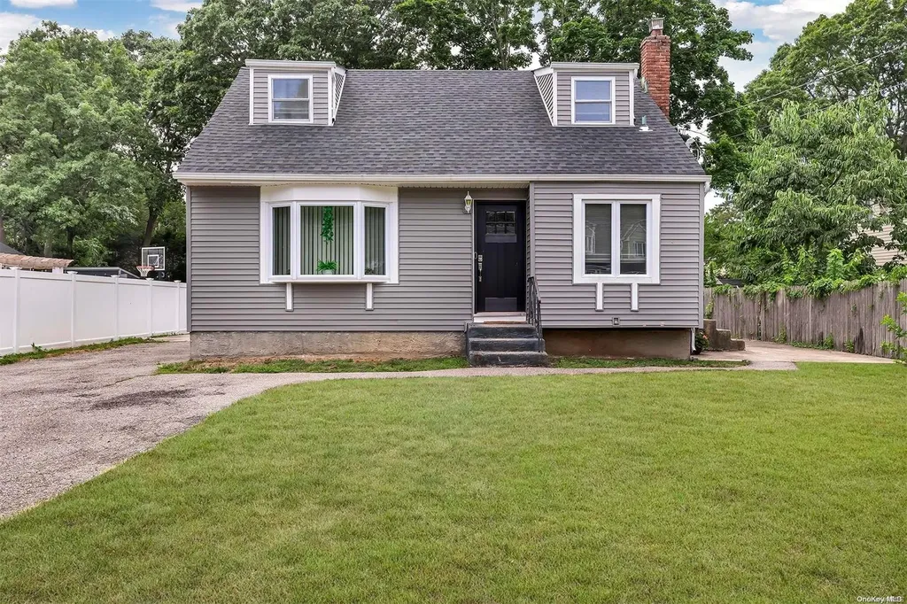 1096 Bay Shore Avenue Bay Shore NY 11706