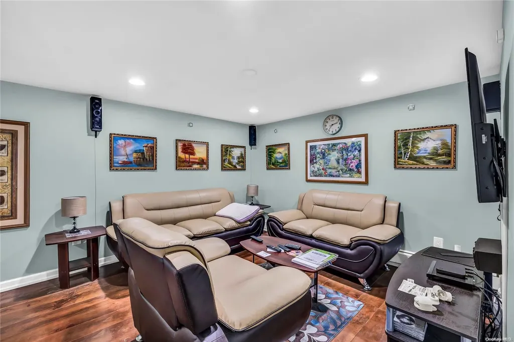 1096 Bay Shore Avenue Bay Shore NY 11706