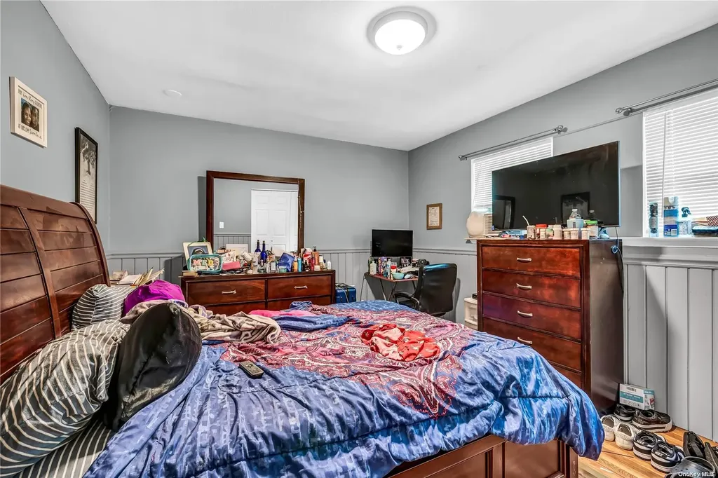 1096 Bay Shore Avenue Bay Shore NY 11706