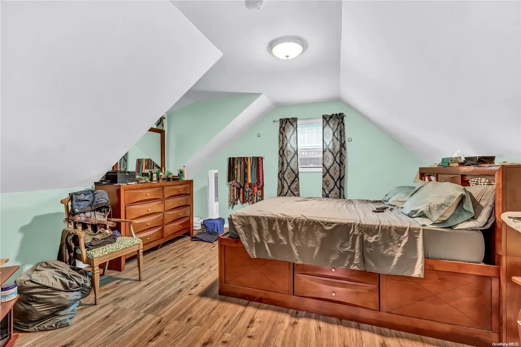 1096 Bay Shore Avenue Bay Shore NY 11706