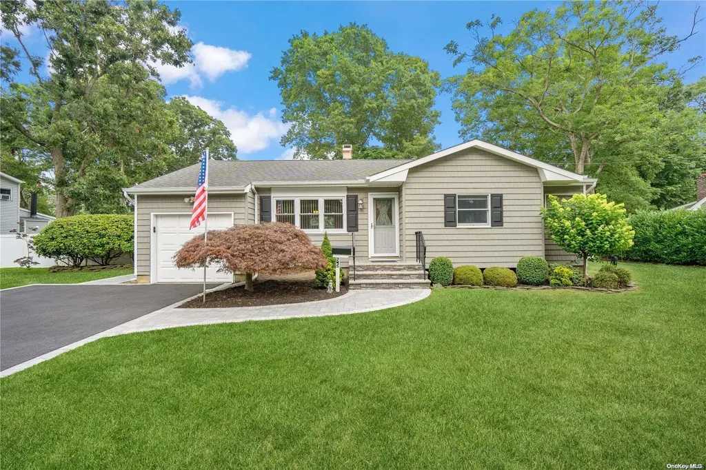 55 Stephen Road Bayport NY 11705