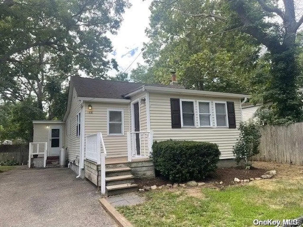 188 Lynbrook Drive Mastic Beach NY 11951
