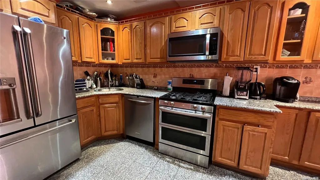 748 E 82nd Street Brooklyn NY 11236