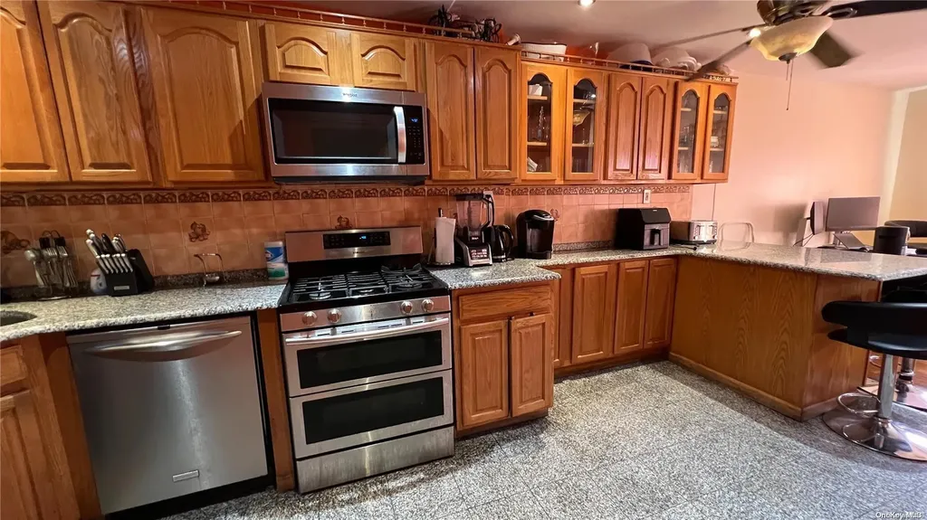 748 E 82nd Street Brooklyn NY 11236