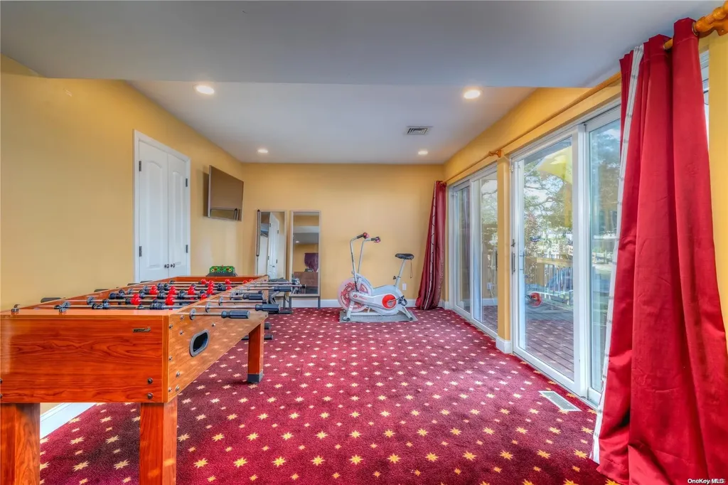 3389 Ocean Avenue Oceanside NY 11572