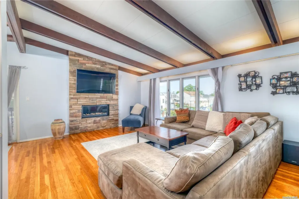3389 Ocean Avenue Oceanside NY 11572