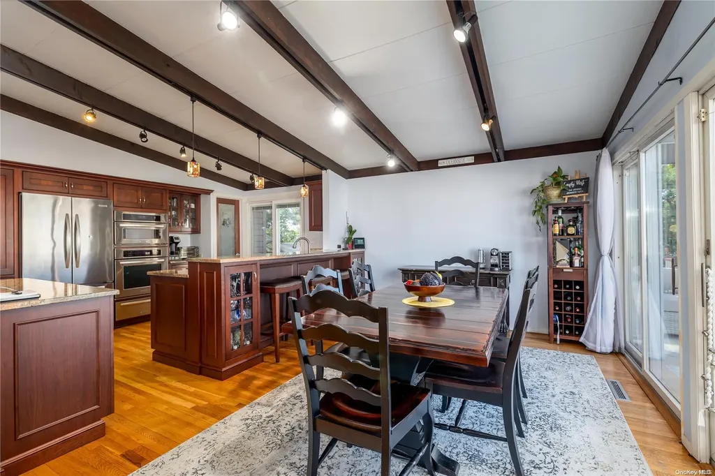 3389 Ocean Avenue Oceanside NY 11572
