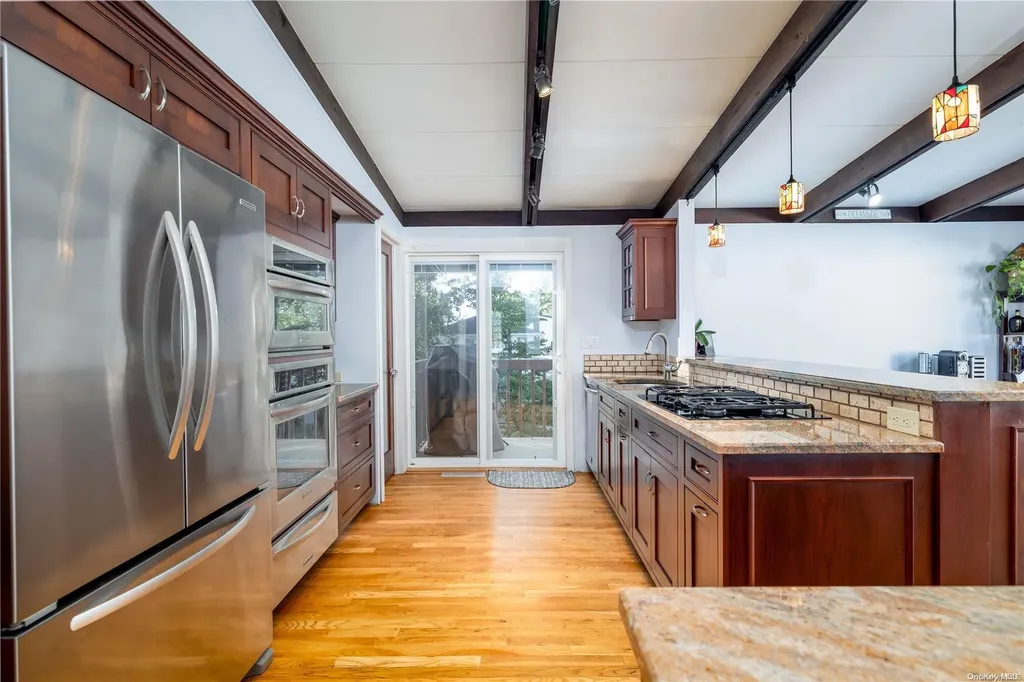 3389 Ocean Avenue Oceanside NY 11572