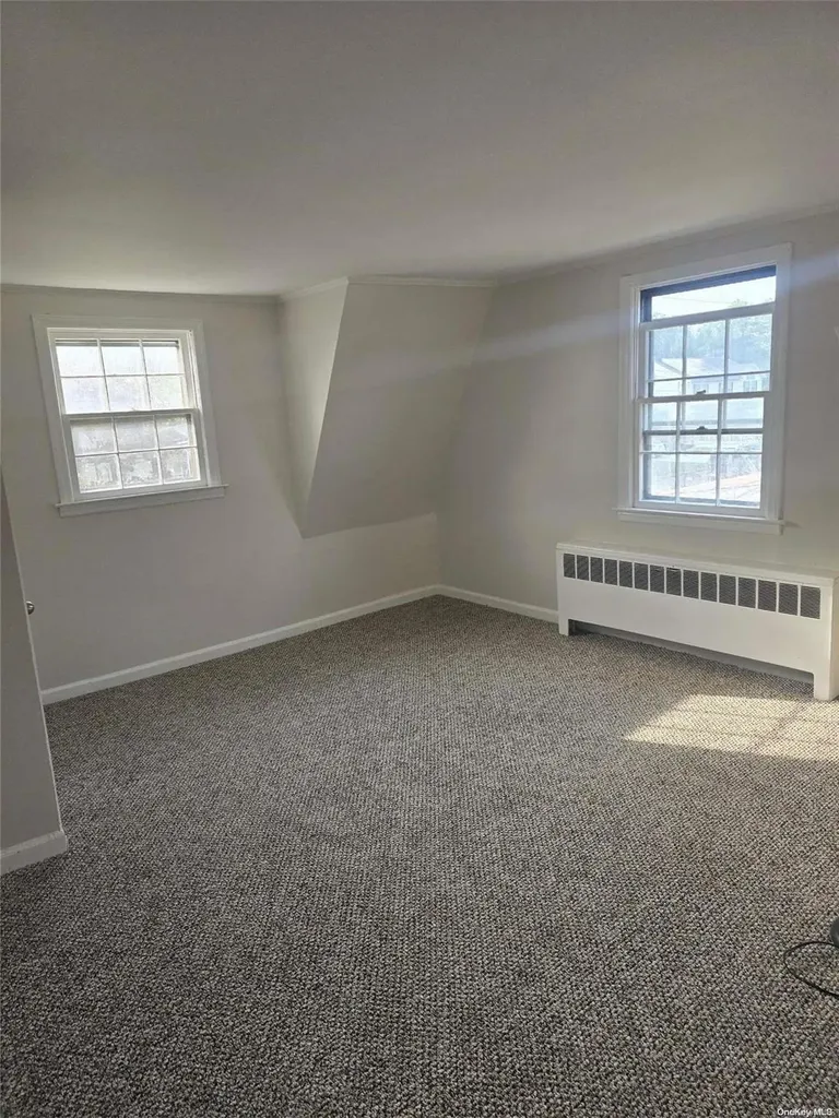 10 Iles Copiague NY 11726
