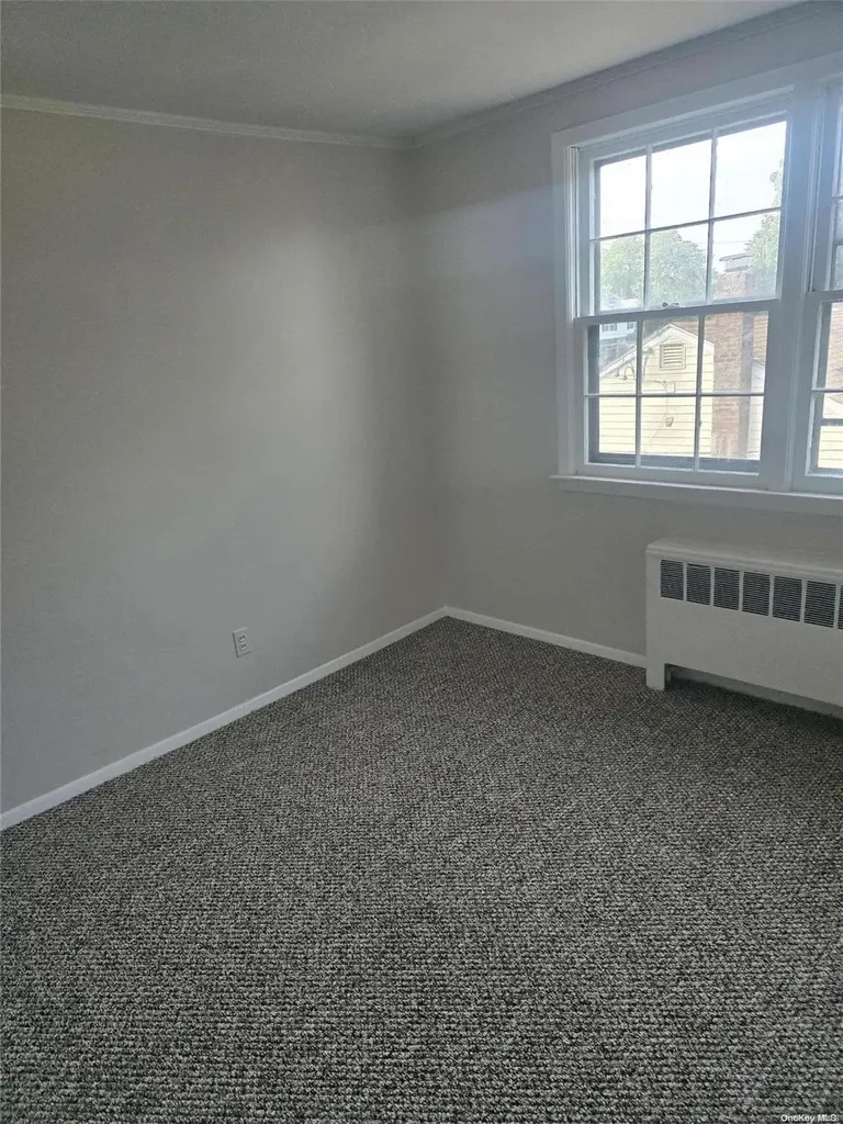 10 Iles Copiague NY 11726