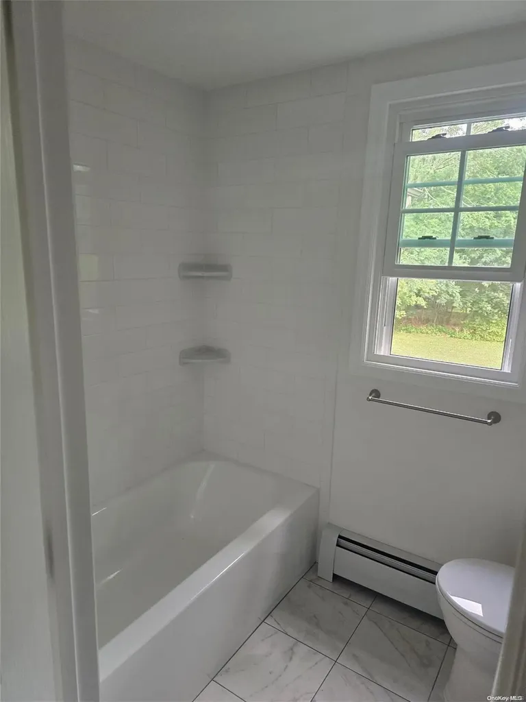 10 Iles Copiague NY 11726
