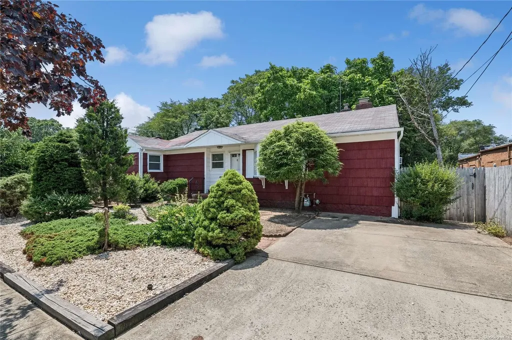 848 Edwards Boulevard Valley Stream NY 11580