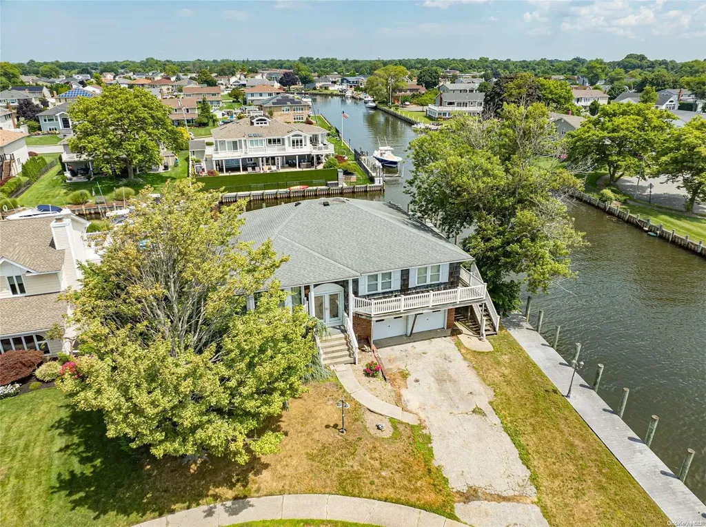 3 Buoy Lane West Islip NY 11795