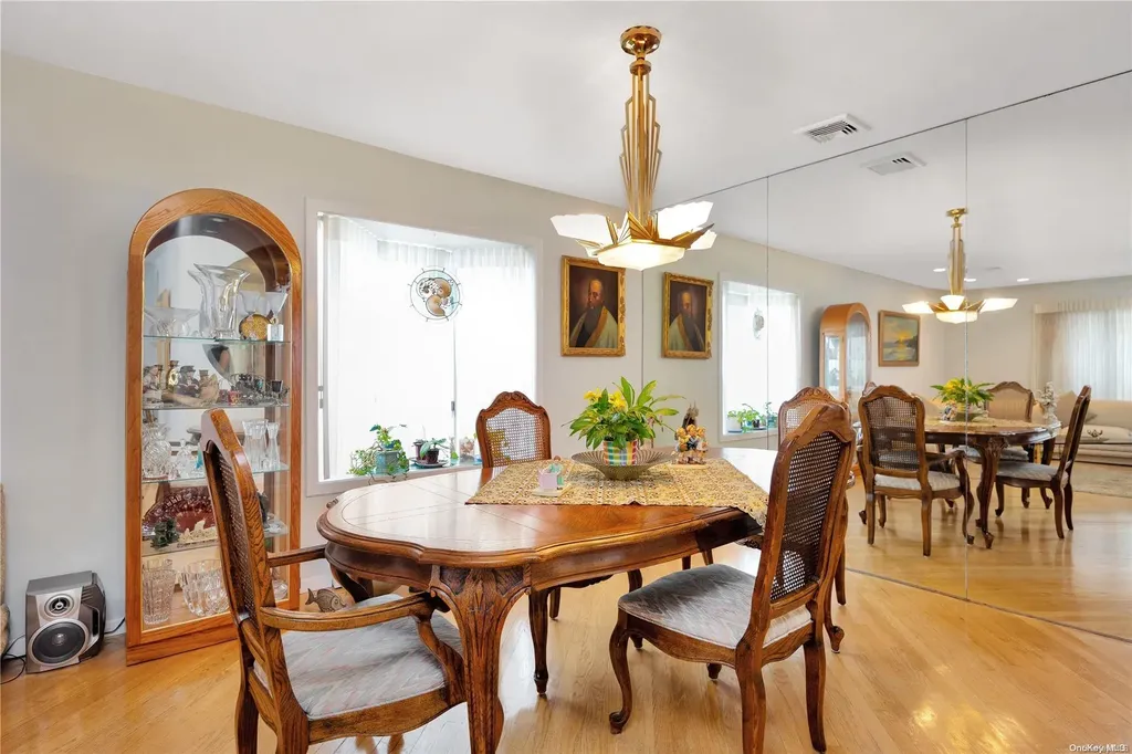 3118 Trinity Street Oceanside NY 11572