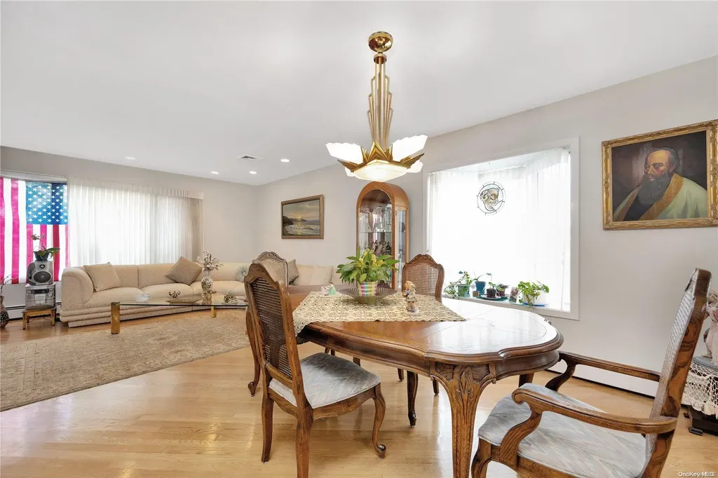 3118 Trinity Street Oceanside NY 11572