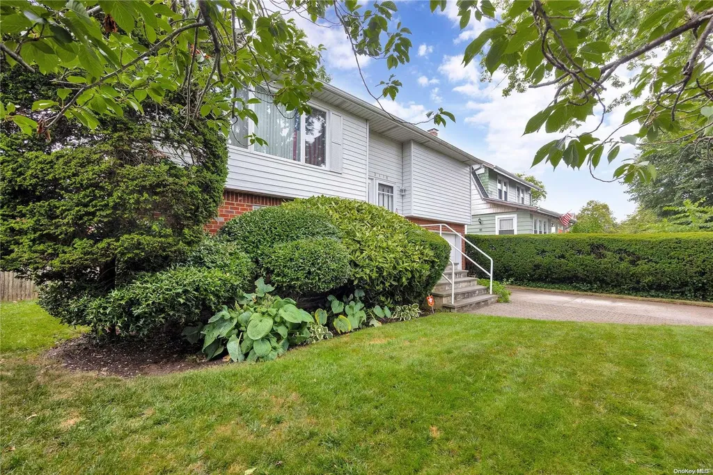 3118 Trinity Street Oceanside NY 11572