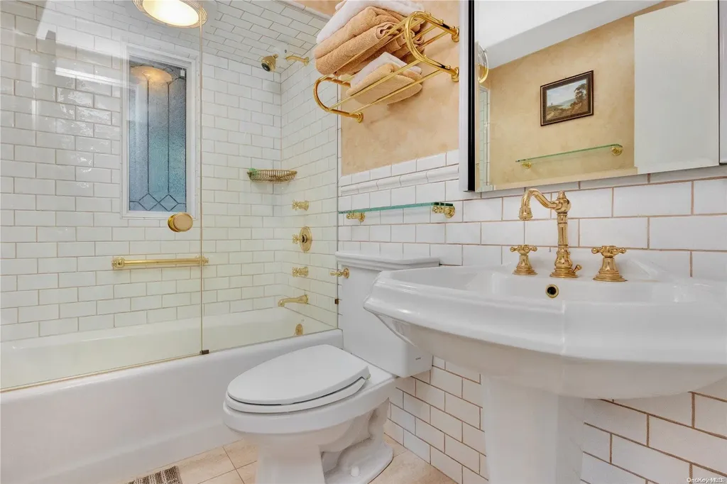 3118 Trinity Street Oceanside NY 11572