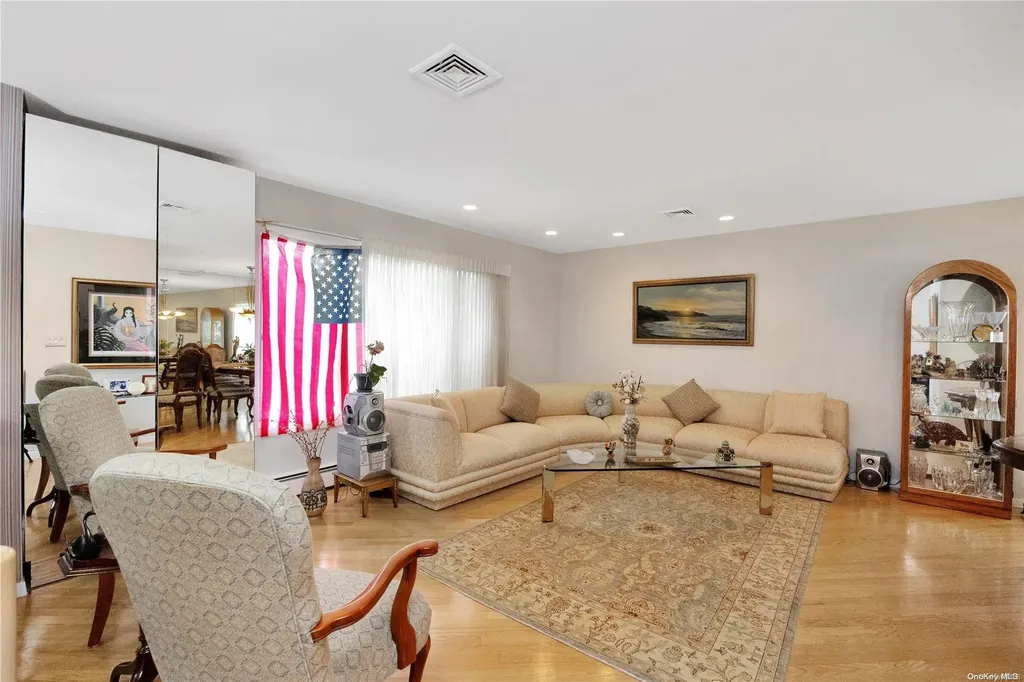 3118 Trinity Street Oceanside NY 11572