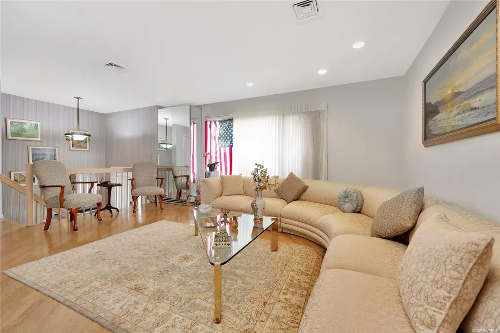 3118 Trinity Street Oceanside NY 11572