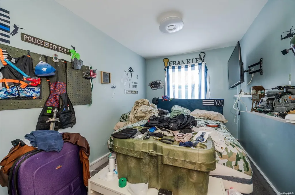 7 Gary Street Lindenhurst NY 11757