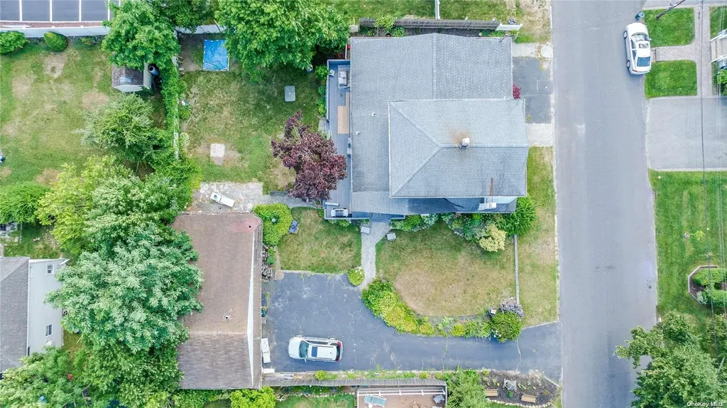 7 Gary Street Lindenhurst NY 11757