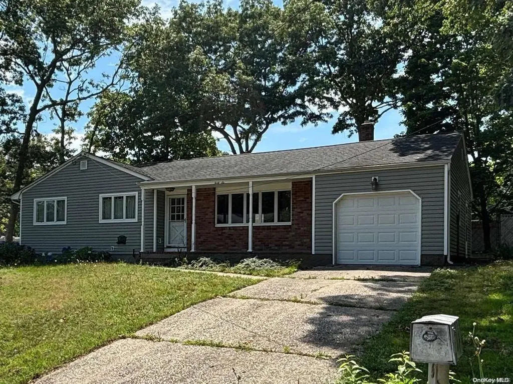 46 Lorring Street Patchogue NY 11772
