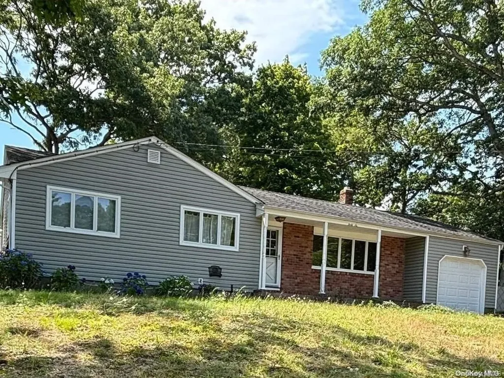 46 Lorring Street Patchogue NY 11772