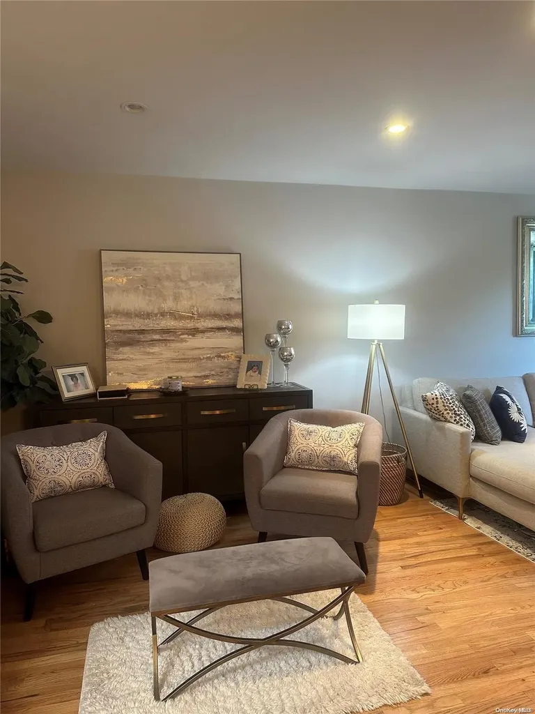208-08 Estates Drive Bayside NY 11360
