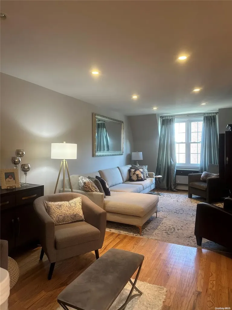 208-08 Estates Drive Bayside NY 11360