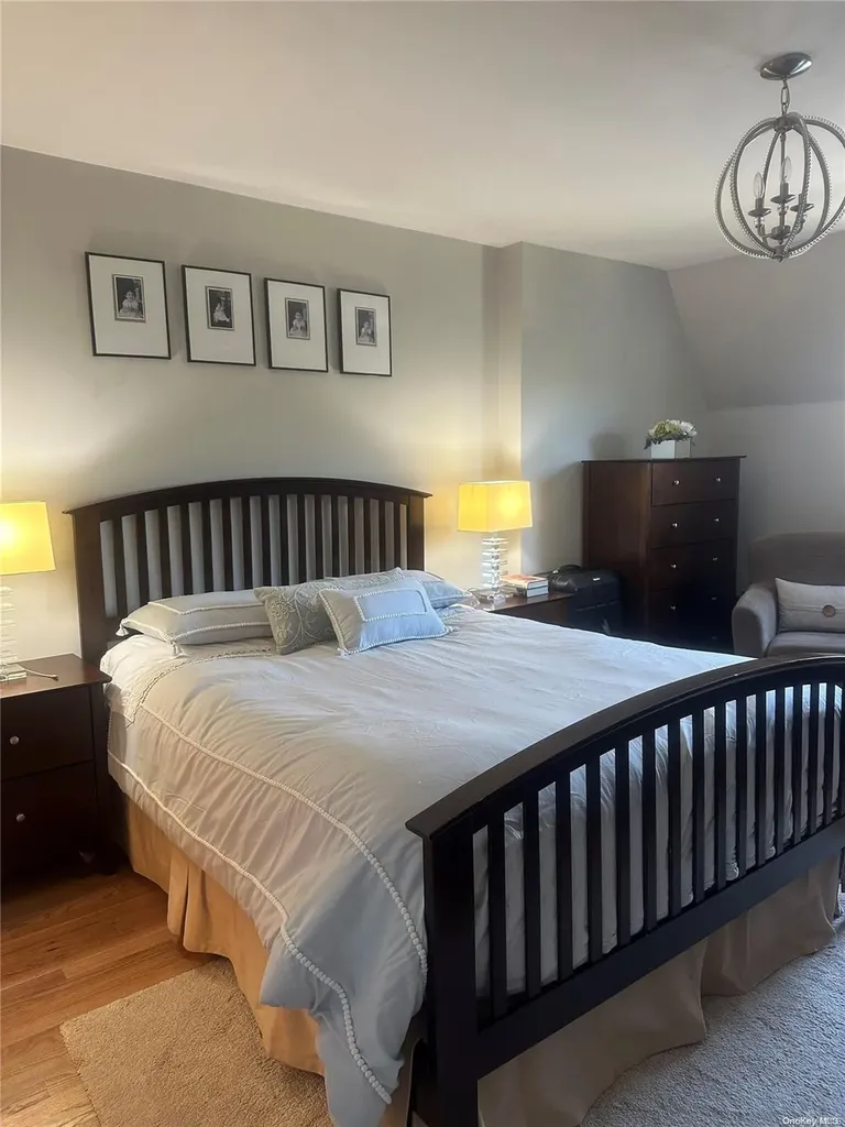 208-08 Estates Drive Bayside NY 11360