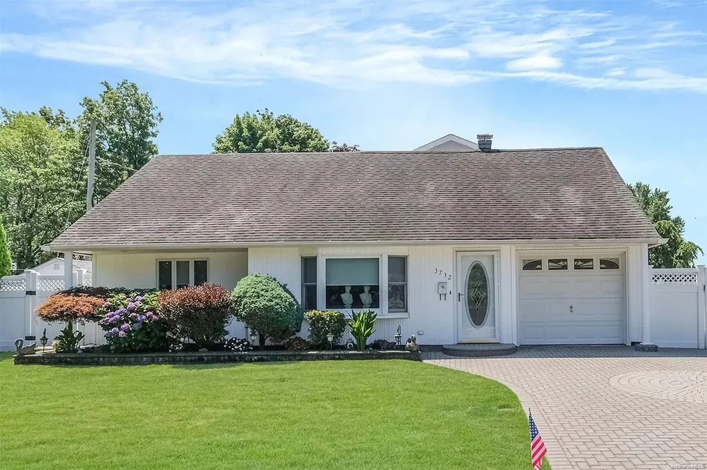 3732 Fiddler Lane Bethpage NY 11714