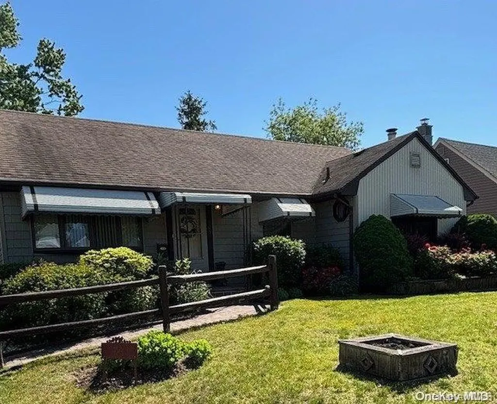 909 Alan Drive Wantagh NY 11793