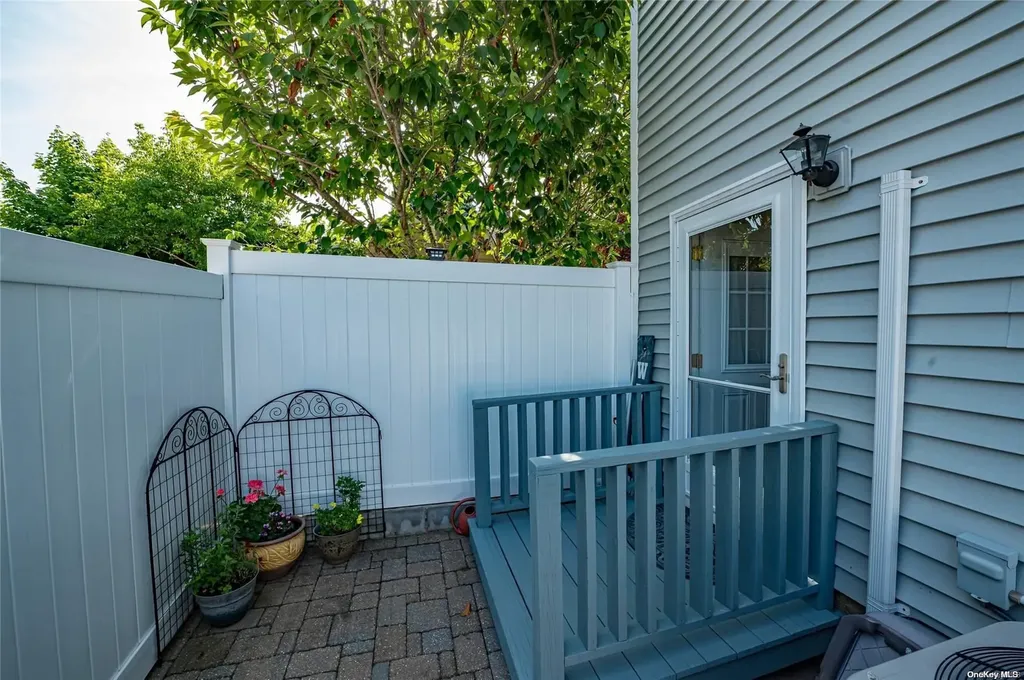 257 Lake Drive Copiague NY 11726