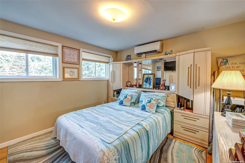 257 Lake Drive Copiague NY 11726