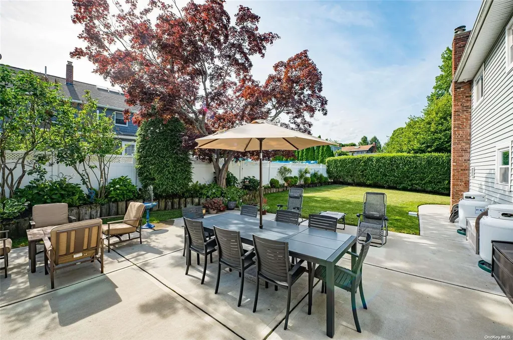 257 Lake Drive Copiague NY 11726