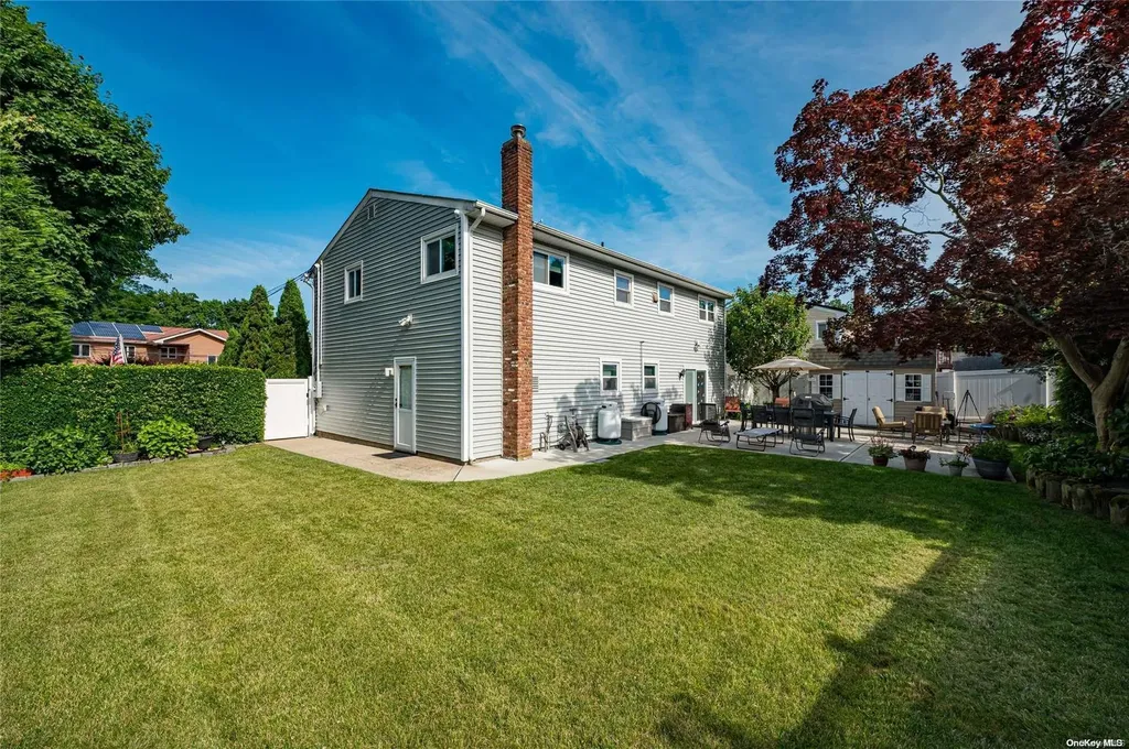 257 Lake Drive Copiague NY 11726
