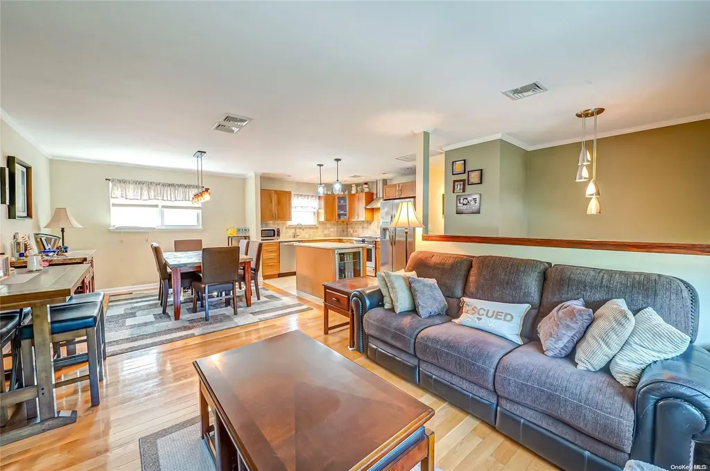 257 Lake Drive Copiague NY 11726