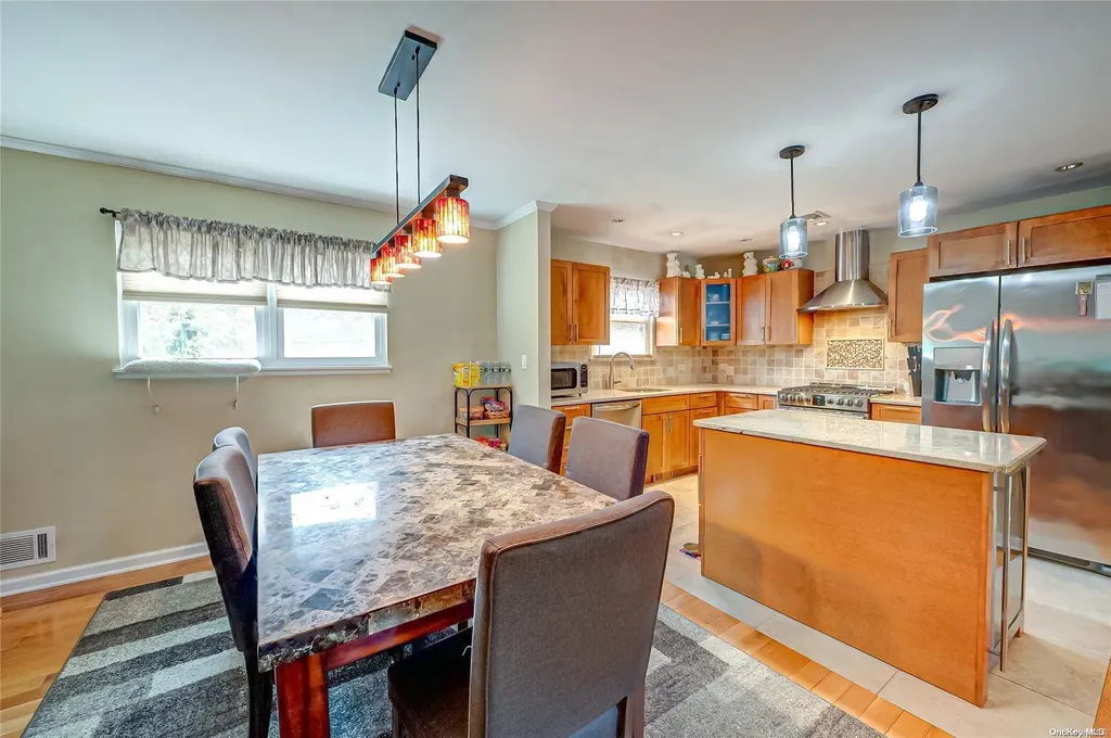 257 Lake Drive Copiague NY 11726