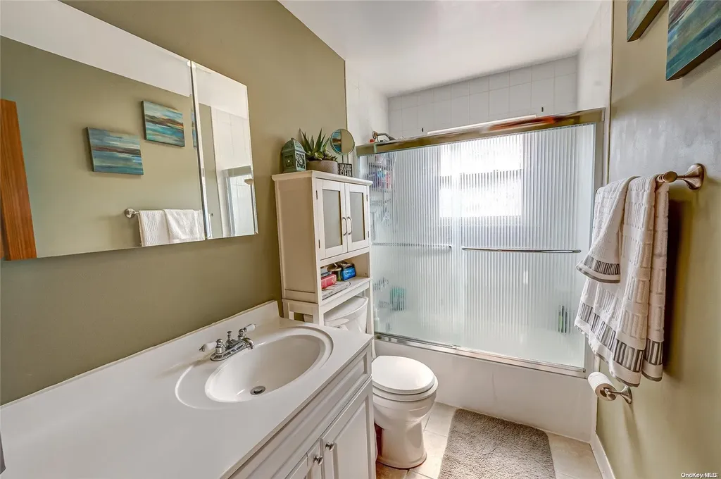 257 Lake Drive Copiague NY 11726
