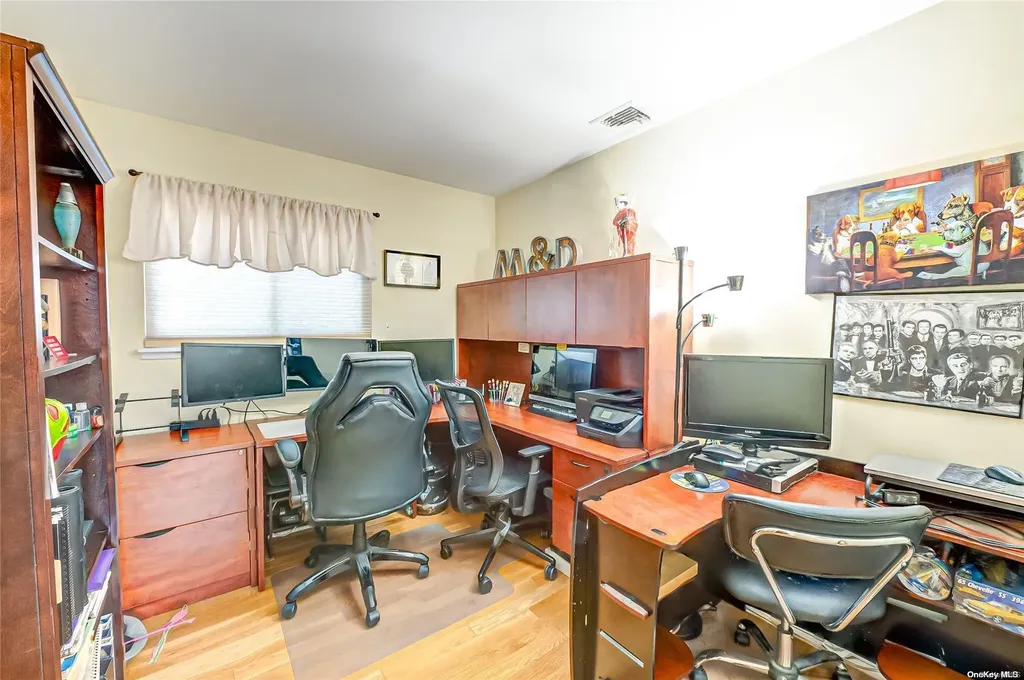 257 Lake Drive Copiague NY 11726