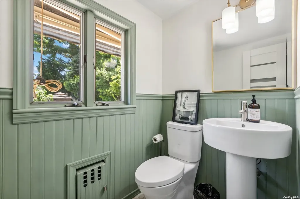 16 Stuart Avenue Malverne NY 11565