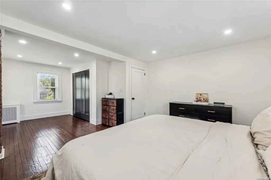 16 Stuart Avenue Malverne NY 11565