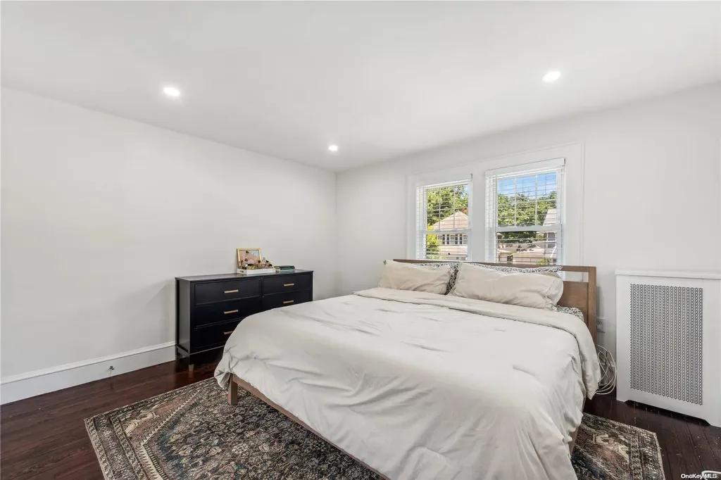 16 Stuart Avenue Malverne NY 11565
