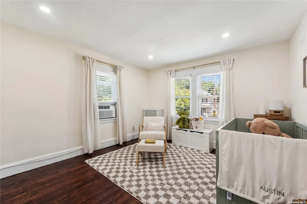 16 Stuart Avenue Malverne NY 11565