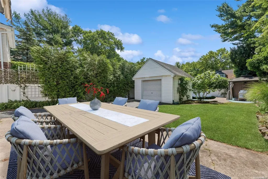 16 Stuart Avenue Malverne NY 11565