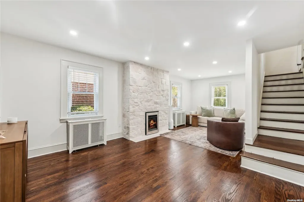 16 Stuart Avenue Malverne NY 11565