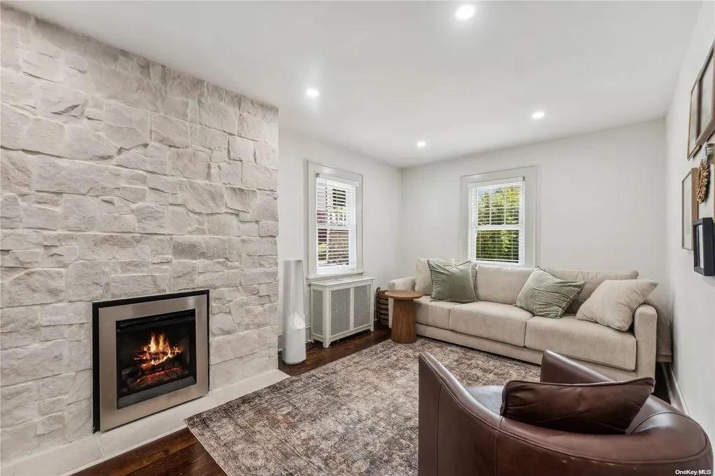 16 Stuart Avenue Malverne NY 11565