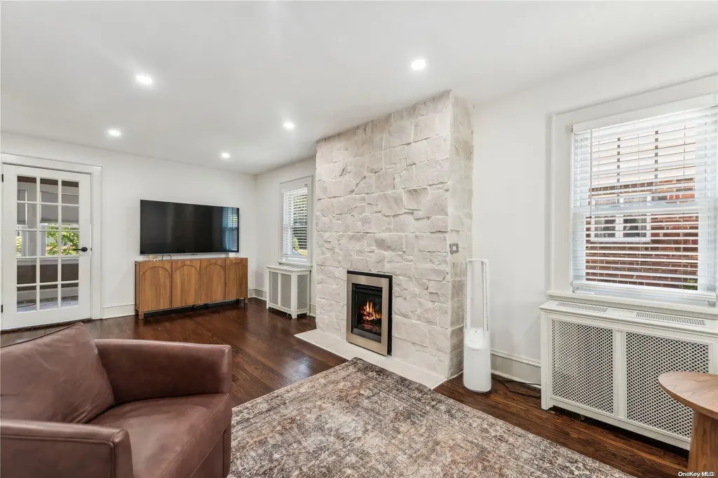 16 Stuart Avenue Malverne NY 11565